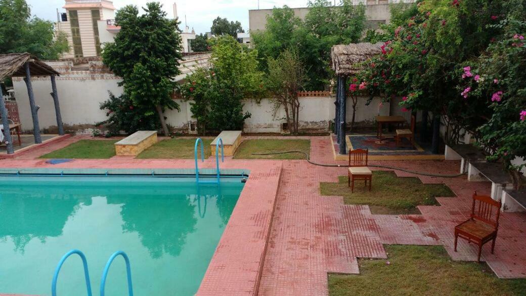 Hotel Jamuna Resort Jhunjhunu エクステリア 写真